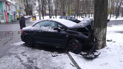 Негода в Україні: у Києві за пів дня сталося 67 ДТП