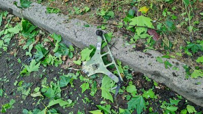 FPV-дронами на оптоволокні росіяни обстріляли село Чайкине