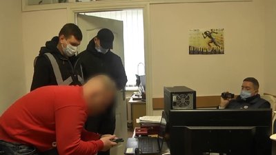 Правоохоронці викрили схему штучного збільшення кількості виборців у трьох областях Правоохоронці викрили схему штучного збільшення кількості виборців у трьох областях