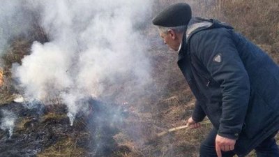На Волині вигоріло півтора гектара сухої трави: як покарають паліїв