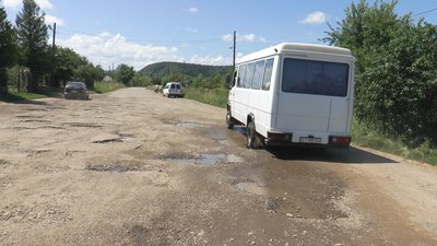 У тергромаді на Франківщині третій рік не ремонтують дорогу. Жителі планують протест