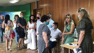 станом на 12 годину у Хмельницькому центрі вакцинації щеплення зробили 151 людині