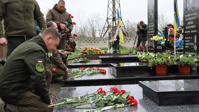 Роковини ракетного обстрілу олександрійсього аеродрому. На Кіровоградщині вшанували пам’ять загиблих військових