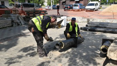 Ремонт тепломережі на Відродження у Луцьку Ремонт тепломережі на Відродження у Луцьку