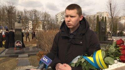 У Житомирі попрощалися з загиблим десантником Володимиром Артеменком У Житомирі попрощалися з загиблим десантником Володимиром Артеменком