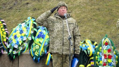На Дніпропетровщині провели в останню путь загиблого на війні 22-річного Дмитра Росича На Дніпропетровщині провели в останню путь загиблого на війні 22-річного Дмитра Росича