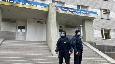 Нацгвардія охороняє COVID-лікарню в Одеській області Нацгвардія охороняє COVID-лікарню в Одеській області