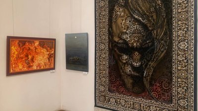 "Невтомлені, нескорені, об’єднані": у Тернополі відкрили виставку про війну