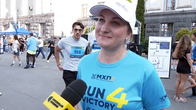 В пам’ять про загиблих захисників: 1200 учасників взяли участь в благодійному забігу "Run4Victory" у Луцьку В пам’ять про загиблих захисників: 1200 учасників взяли участь в благодійному забігу "Run4Victory" у Луцьку