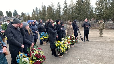 Був позитивним та сміливим: у Тернополі попрощалися з бійцем Олександром Степанкевичем Був позитивним та сміливим: у Тернополі попрощалися з бійцем Олександром Степанкевичем
