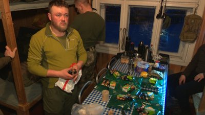 “Емоції зашкалюють, адреналин бурлить”. Як військові проходять гірську підготовку “Емоції зашкалюють, адреналин бурлить”. Як військові проходять гірську підготовку