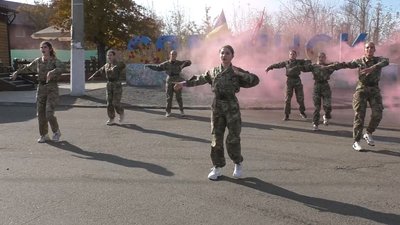 У Слов’янську школярки станцювали під пісню "Батько наш Бандера"