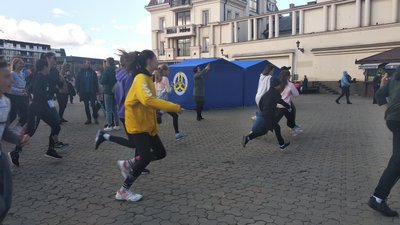 Гроші на лікування двох дітей збирали на ярмарку та під час забігу в Ужгороді Гроші на лікування двох дітей збирали на ярмарку та під час забігу в Ужгороді