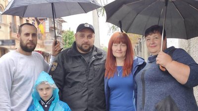 Поліцейські з Кіровоградщини вирушили для несення служби на Схід країни, де змінять своїх колег Поліцейські з Кіровоградщини вирушили для несення служби на Схід країни, де змінять своїх колег