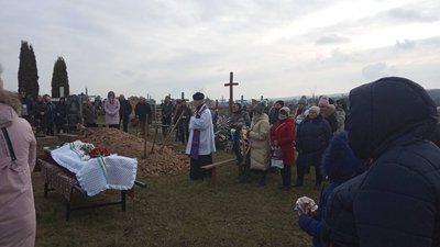 На Вінниччині попрощались із загиблою на Сході військовослужбовицею На Вінниччині попрощались із загиблою на Сході військовослужбовицею