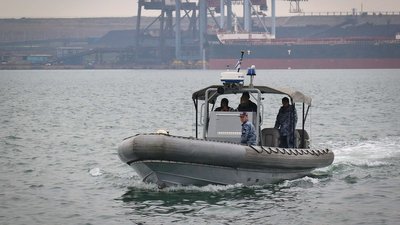 Водолази США та України обстежують акваторію порту біля нового пункту базування ВМС на Одещині Водолази США та України обстежують акваторію порту біля нового пункту базування ВМС на Одещині