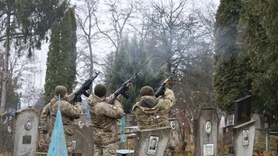 У Тростянці на Сумщині попрощалися із Богданом Буслаєвим У Тростянці на Сумщині попрощалися із Богданом Буслаєвим