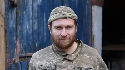"Ми віримо, що він з нами". У Сумах відбувся памʼятний вечір до роковин загибелі військовослужбовця Євгенія Маркарова "Ми віримо, що він з нами". У Сумах відбувся памʼятний вечір до роковин загибелі військовослужбовця Євгенія Маркарова