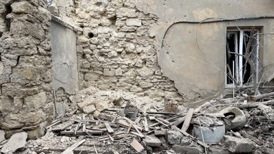 Пошкоджені будинки, будівлі, розкидані уламки та дерева: які наслідки чергових ударів по Херсону армії РФ Пошкоджені будинки, будівлі, розкидані уламки та дерева: які наслідки чергових ударів по Херсону армії РФ