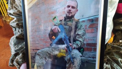 Загиблий Владислав Білов, 20 грудня 2023. Фото: Суспільне Хмельницький Загиблий Владислав Білов, 20 грудня 2023. Фото: Суспільне Хмельницький