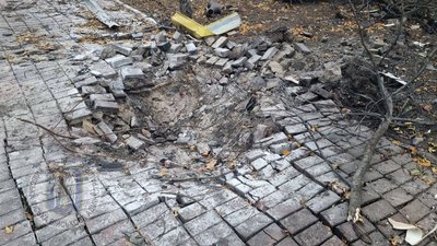 "Почув характерний звук падаючого "шахеда" і одразу за ним був вибух": наслідки російської атаки Києва "Почув характерний звук падаючого "шахеда" і одразу за ним був вибух": наслідки російської атаки Києва