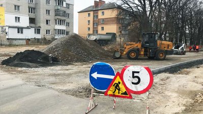Вперше кладуть асфальт: у селі на Вінниччині триває ремонт дороги
