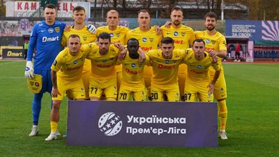 Гравці ФК «Буковина» перед матчем із «Кривбасом»