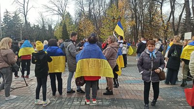"Херсон — це Україна!": у Вінниці пройшла акція на підтримку деокупованого міста "Херсон — це Україна!": у Вінниці пройшла акція на підтримку деокупованого міста