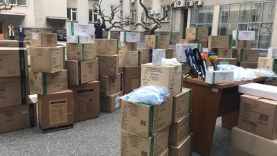 До Одеси привезли партію медичного обладнання та засобів індивідуального захисту для медпрацівників