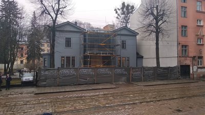 На віллі Бачевських у Львові демонтують скляну надбудову та повернуть історичний вигляд фасаду