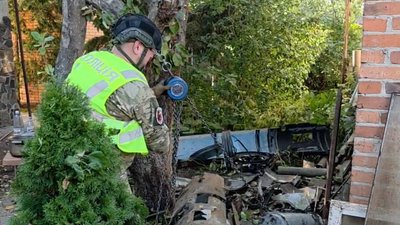 Сапери вилучають нездетоновану бойову частину “Герані-5»