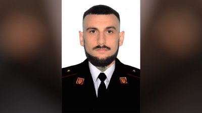 На Чернігівщині в останню путь провели трьох військових, які загинули під час виконання бойових завдань на Донеччині На Чернігівщині в останню путь провели трьох військових, які загинули під час виконання бойових завдань на Донеччині