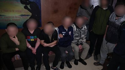 Прокуратура оглядає місце, де незаконно утримували людей Прокуратура оглядає місце, де незаконно утримували людей