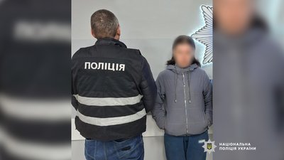 Наркотики на Чернігівщині: затримали 36-річну жінку за підозрою у збуті наркотиків