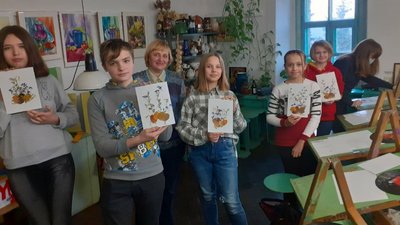 "І квітне райдуга у лузі" – бердичівлянка презентувала у музеї персональну виставку ошибани "І квітне райдуга у лузі" – бердичівлянка презентувала у музеї персональну виставку ошибани