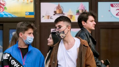 У Києві за добу зафіксовано 1100 випадків COVID-19. Чим це загрожує