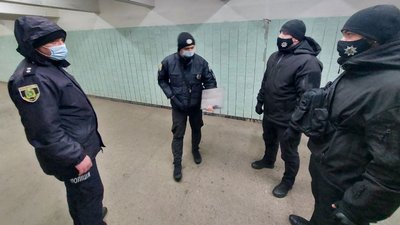 Без зброї, зі спецзасобами: один з районів Харкова з 1 грудня патрулює громадське формування Без зброї, зі спецзасобами: один з районів Харкова з 1 грудня патрулює громадське формування
