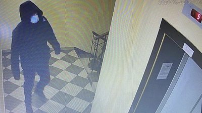 Викрадав прикраси та гроші: у Луцьку затримали серійного квартирного злодія