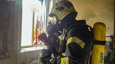 Пожежа у столичній поліклініці: рятувальники евакуювали 60 людей