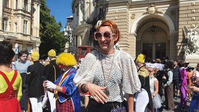 Комедіада-2021: в Одесі стартував парад клоунів та мімів Комедіада-2021: в Одесі стартував парад клоунів та мімів
