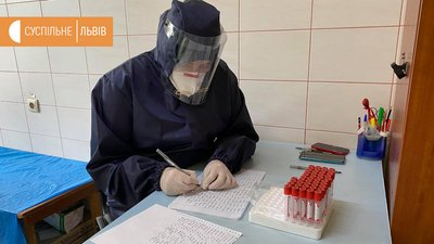 У Львові розпочали робити ІФА-тести освітянам, які працюватимуть на ЗНО