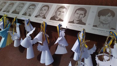 "Ангели пам'яті": у Львові провели акцію до дня Героїв Небесної Сотні "Ангели пам'яті": у Львові провели акцію до дня Героїв Небесної Сотні
