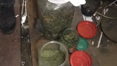 На Миколаївщині поліцейські вилучили у підприємця півкілограма наркотиків На Миколаївщині поліцейські вилучили у підприємця півкілограма наркотиків
