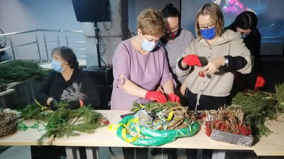 "Різдвяний вінок для героя": вінничани долучилися до всеукраїнської акції "Різдвяний вінок для героя": вінничани долучилися до всеукраїнської акції