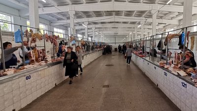 Як працює Центральний ринок у Луцьку та чи погасили борги торговці