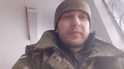 Воює, пише вірші й повість. Історія захисника з Тернополя Богдана Бутковського Воює, пише вірші й повість. Історія захисника з Тернополя Богдана Бутковського