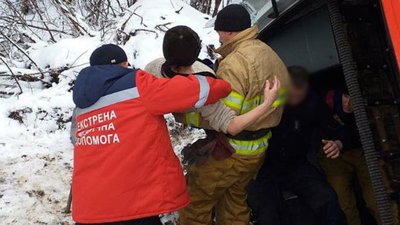 На Полтавщині перекинувся мікроавтобус – є травмовані На Полтавщині перекинувся мікроавтобус – є травмовані