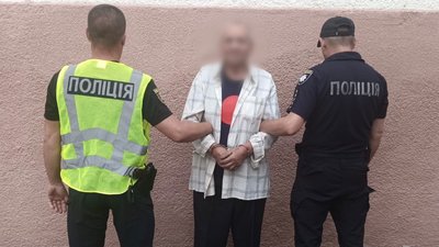 Намагався вбити сусіда сокирою: поліція затримала підозрюваного закарпатця