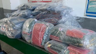 Львівські митники знайшли в рейсовому автобусі контрабандного одягу на 60 тисяч гривень