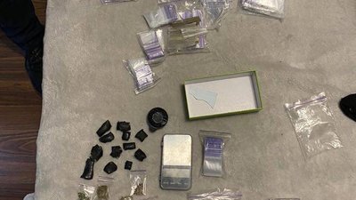 В Одесі заарештували 4 підозрюваних у збуті наркотиків В Одесі заарештували 4 підозрюваних у збуті наркотиків